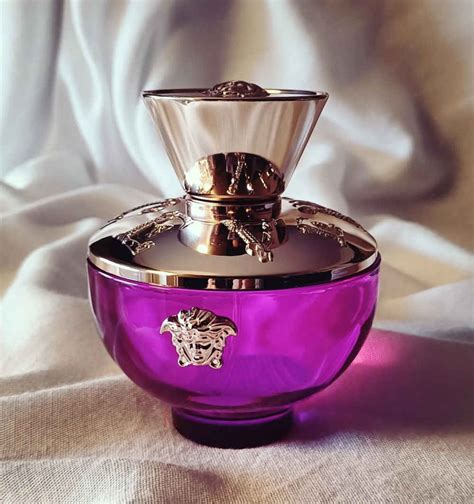 modella versace profumo|versace fragrances.